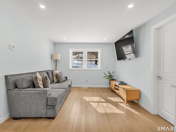 4th image of 56 Downs Road