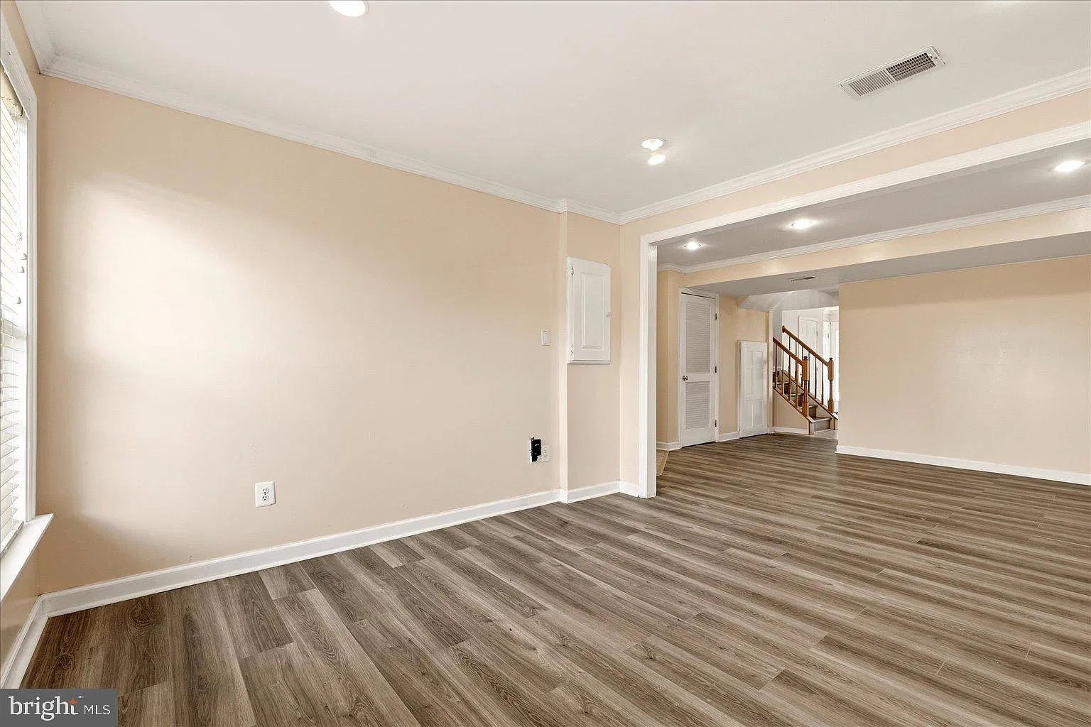 3 bed, 2.5 bath, 1962 sqft, $2,300 — Photo 4