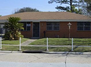 537 E Forest Lawn Dr, Gretna, LA 70056