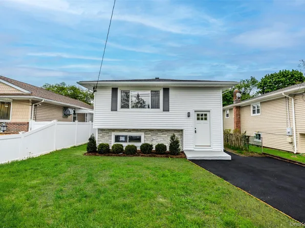 66 4th Avenue, Westbury, NY 11590