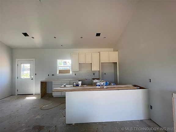 4th image of 1509 W Tulsa Ave