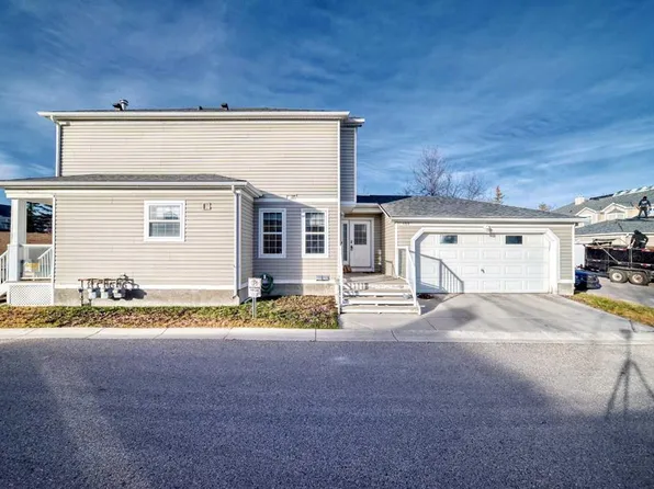 7707 S Marthas Haven Park NE #128, Calgary, AB T3J 3Z6