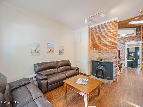 6th image of 1409 E Washington St