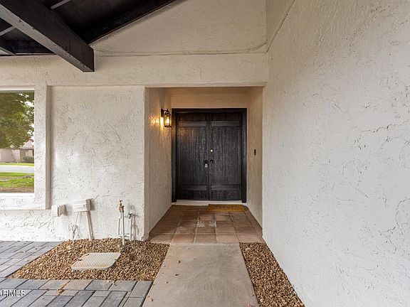 4th image of 942 E DRIFTWOOD Drive