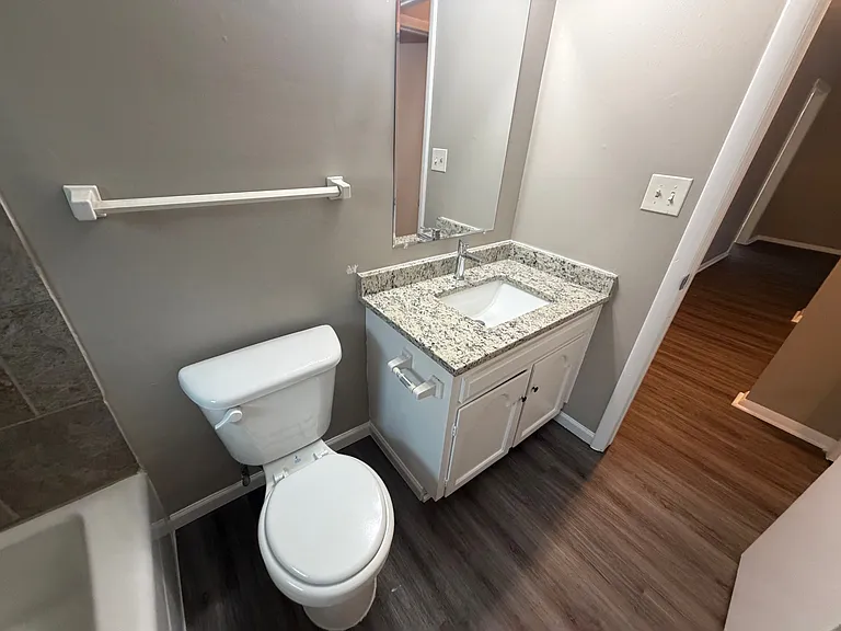 4919 S Oswego Ave — Photo 15