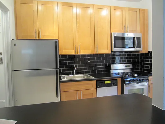 Rented by City Connections Realty | media 15