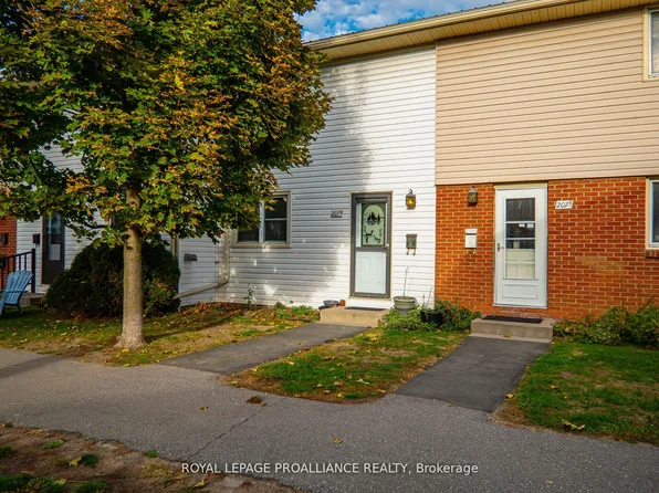 207D Park St N, Belleville, ON K8P 2W8