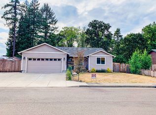 1937 37th Cir, Sweet Home, OR 97386