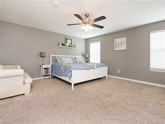 5th image of 1118 Jasmine Dr