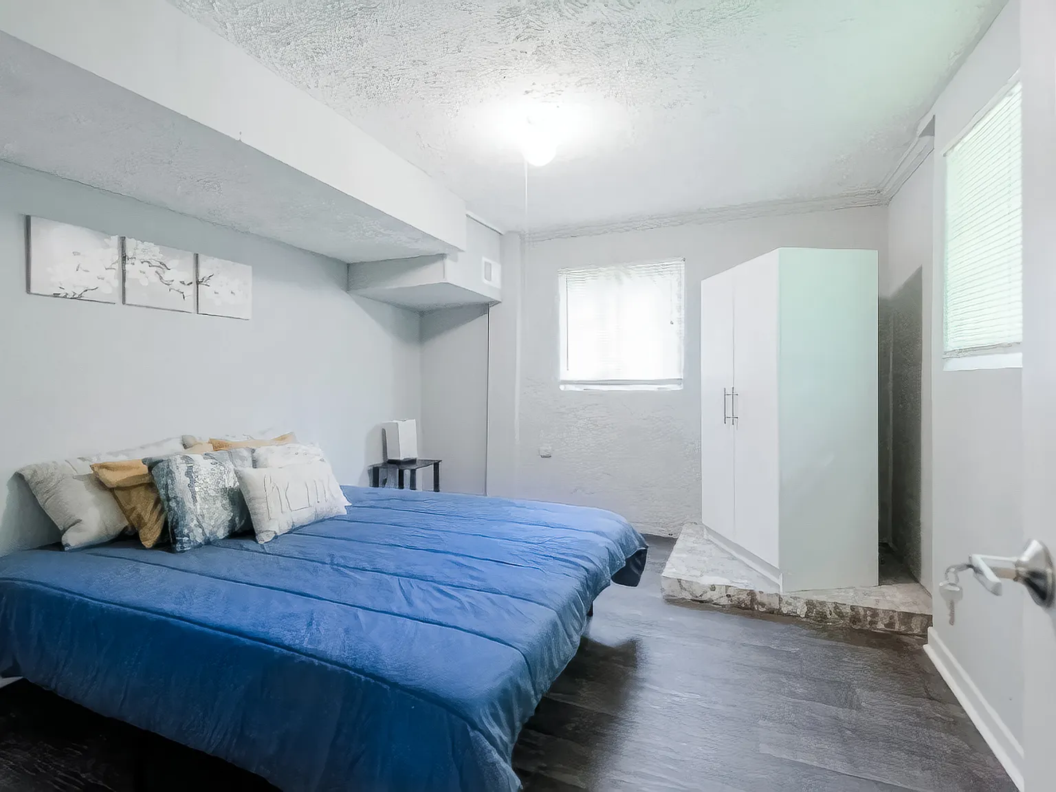 4 bed, 2.0 bath, 2000 sqft, $680 — Photo 3