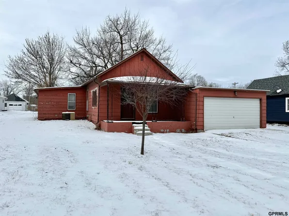 829 7th Ave, Fairmont, NE 68354