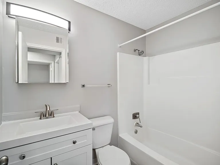 Grant Street Apartments — Photo 58