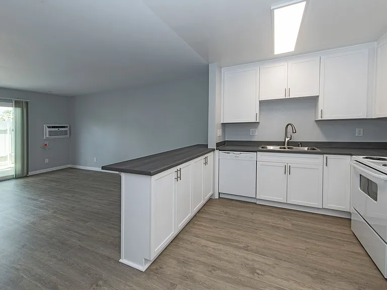 Parkside Apartments — Photo 19