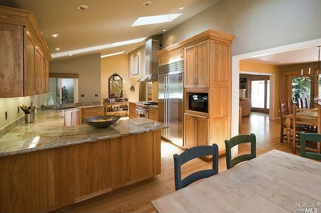 1st image of 2556 Rollingwood Dr