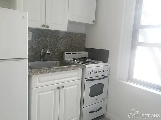 Rented by City Connections Realty | media 17