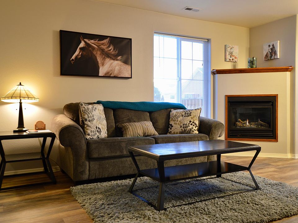 Living room with gas fireplace!
