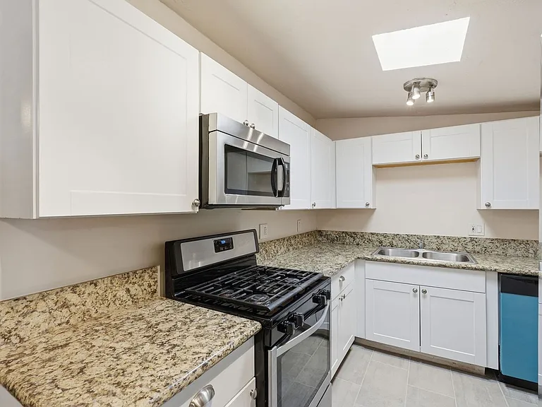 4608 S Fremont Ave — Photo 15
