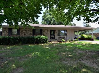 2601 Summitt Dr, Siloam Springs, AR 72761