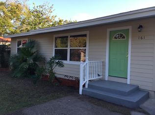2557 Henry St, Honolulu, HI 96817