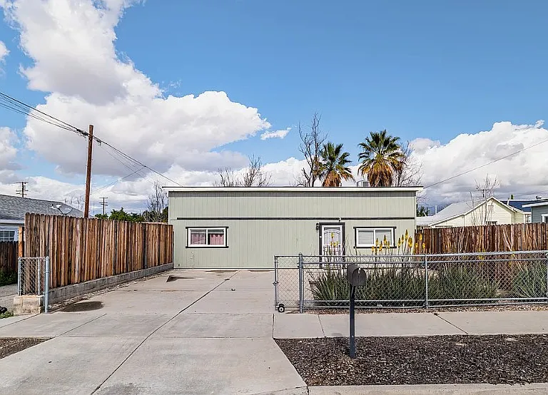 903 Webster St — Photo 1