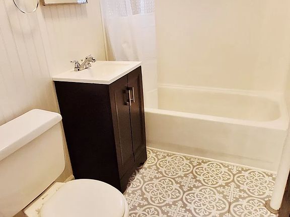 5th image of 34-32 33rd St #1
