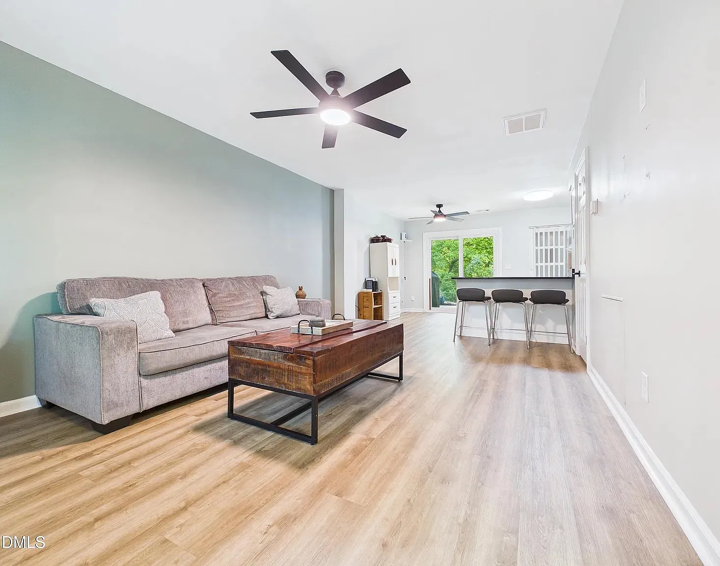 2 bed, 2.5 bath, 1024 sqft, $1,700 — Photo 4