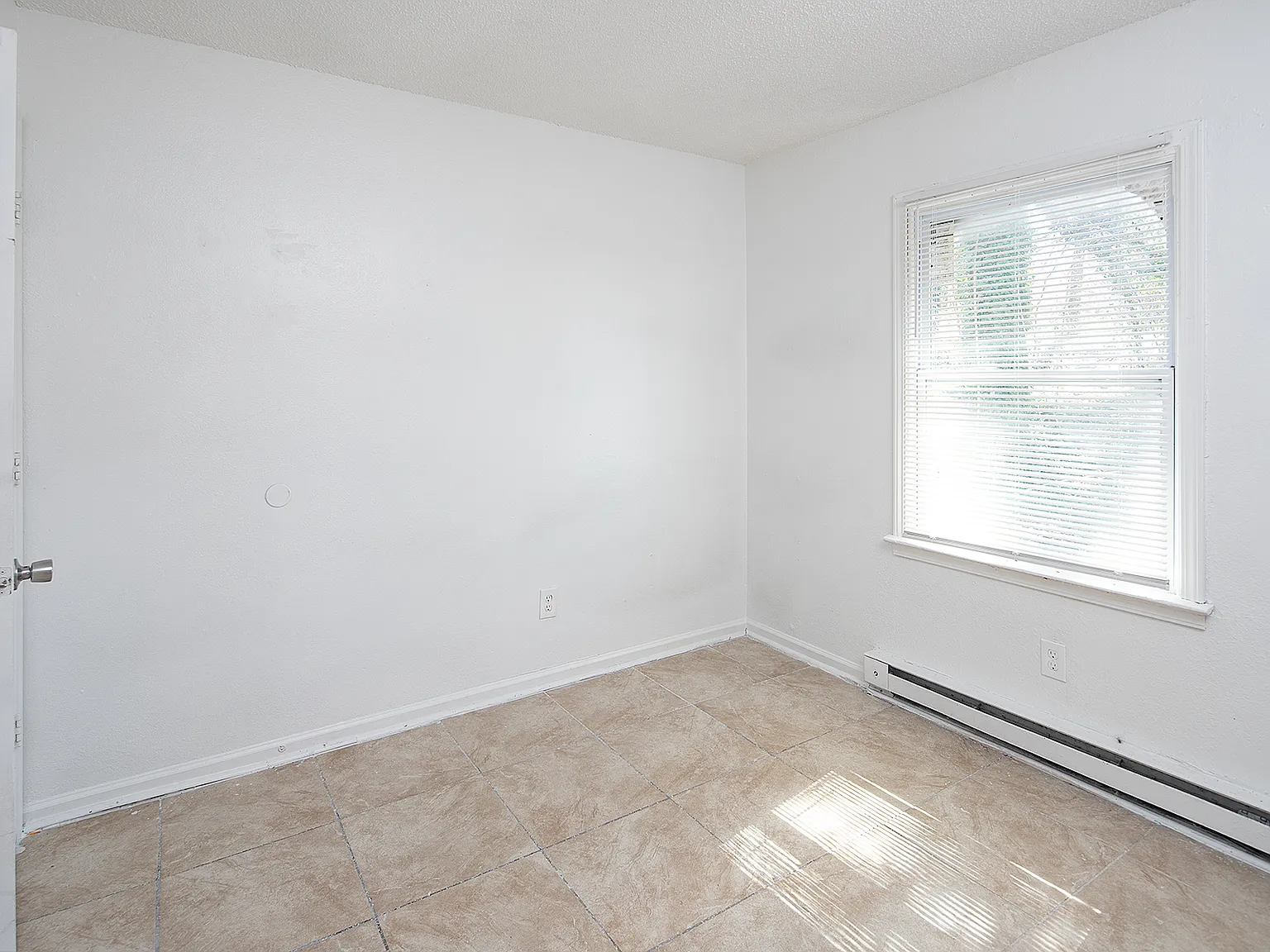 2 bed, 760 sqft, $1,095 — Photo 4