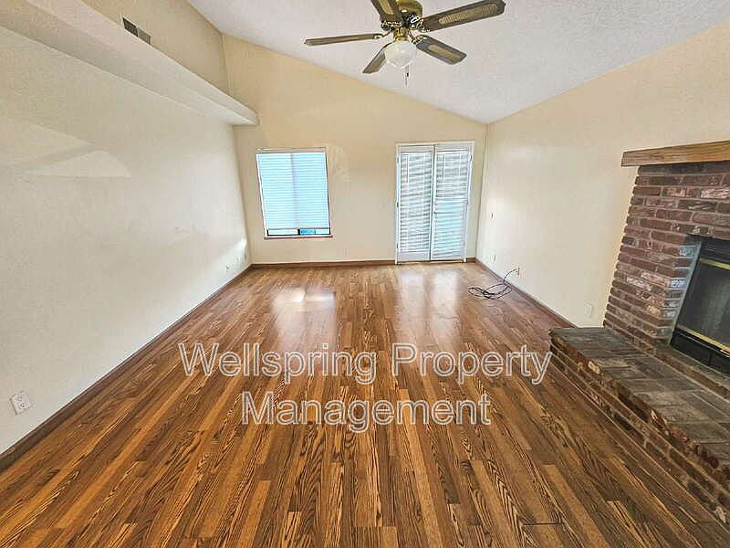 1st image of 821 Janelle Ct