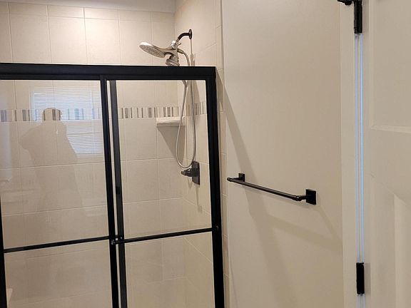 4th image of 18109 Red Cedar Rd