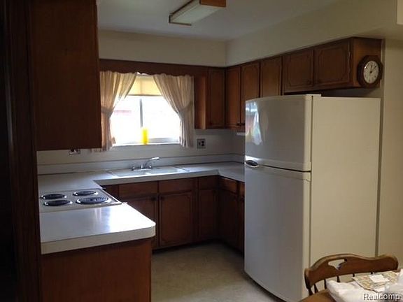 4th image of 37257 Marion Dr