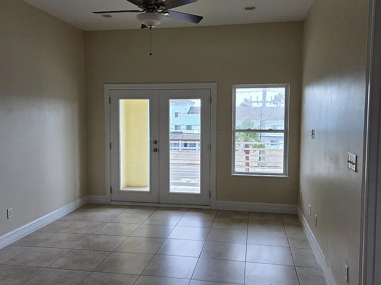 5600 Padre Blvd — Photo 5