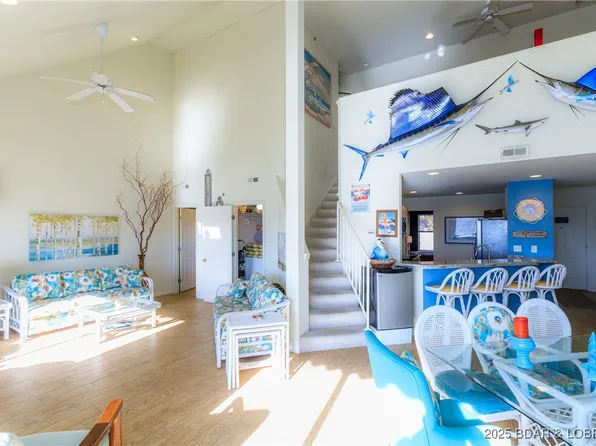 222 Park Place Ln #4C, Kaiser, MO 65047