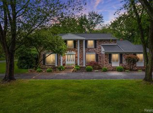 31516 Lahser Rd, Beverly Hills, MI 48025