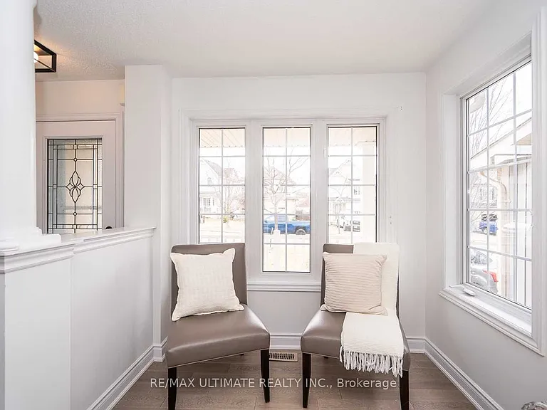 217 Marilyn St — Photo 5