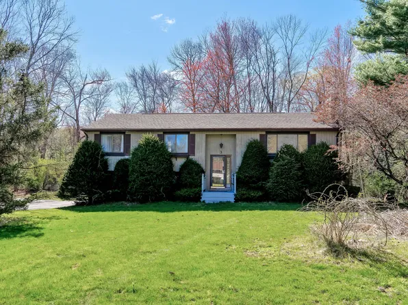3 Bluebell Lane, Simsbury, CT 06070