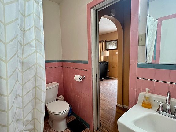 5th image of 309 E Grant Ave