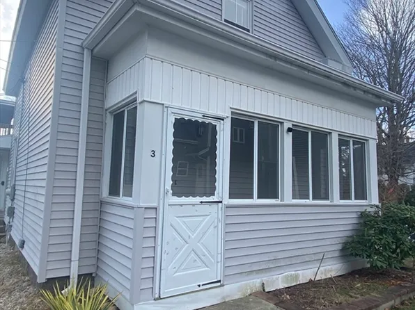 3 Driscoll Ln, Upton, MA 01568