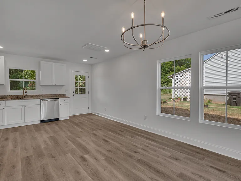 131 Hamil St — Photo 7