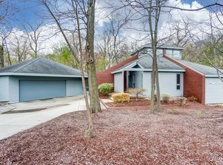 1870 Watermill Ln, Perrysburg, OH 43551