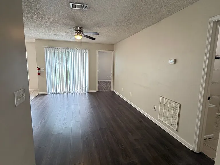 23 Talbot Ct — Photo 12