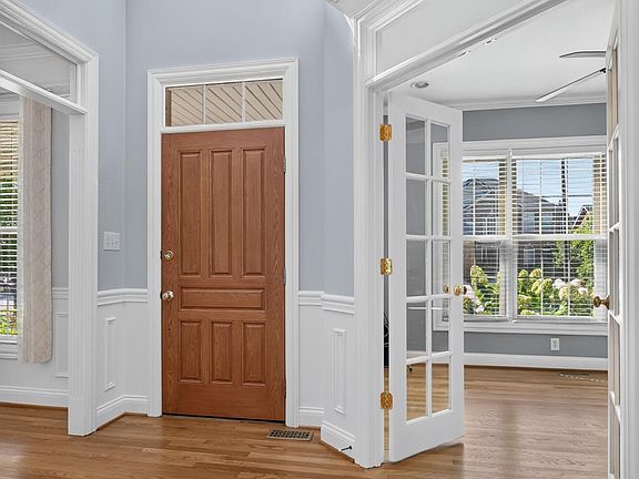 3rd image of 2213 Wilmington Ln