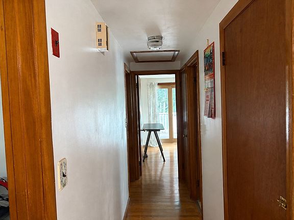 4th image of 87 Pine Hill Cir