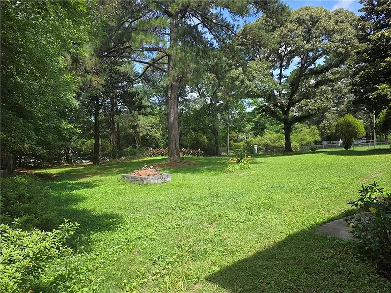 3533 Charlotte Dr — Photo 39