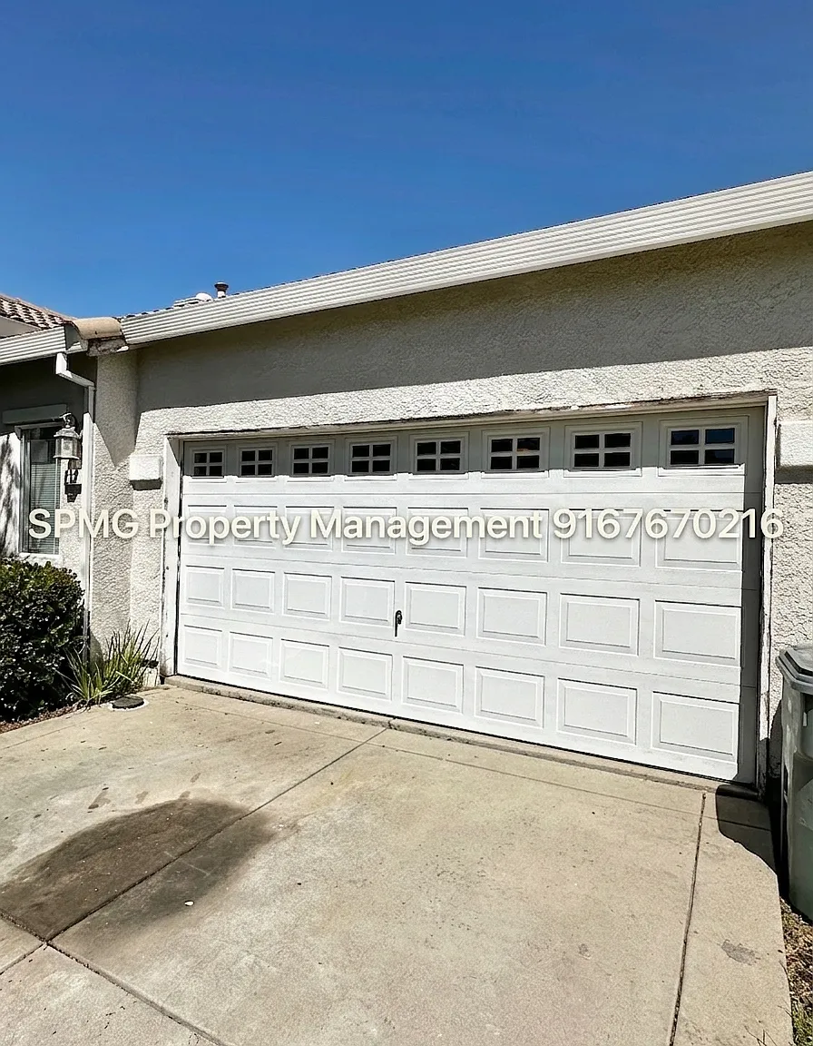 3 bed, 1733 sqft, $2,550 — Photo 3
