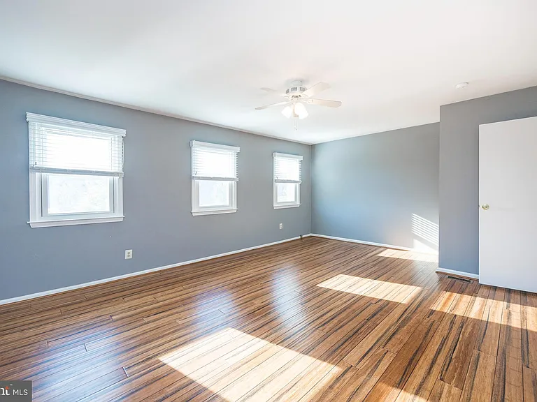 3930 Gatehouse Ln — Photo 11