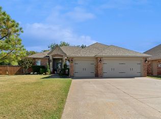 2904 Elmo Way, Moore, OK 73160