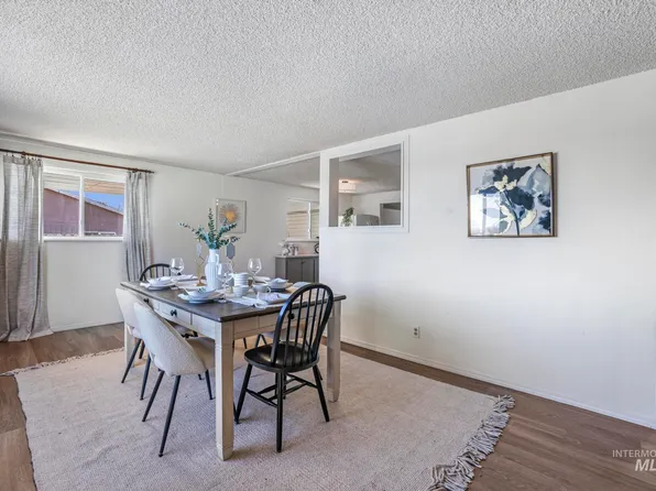 425 5th Ave W, Wendell, ID 83355