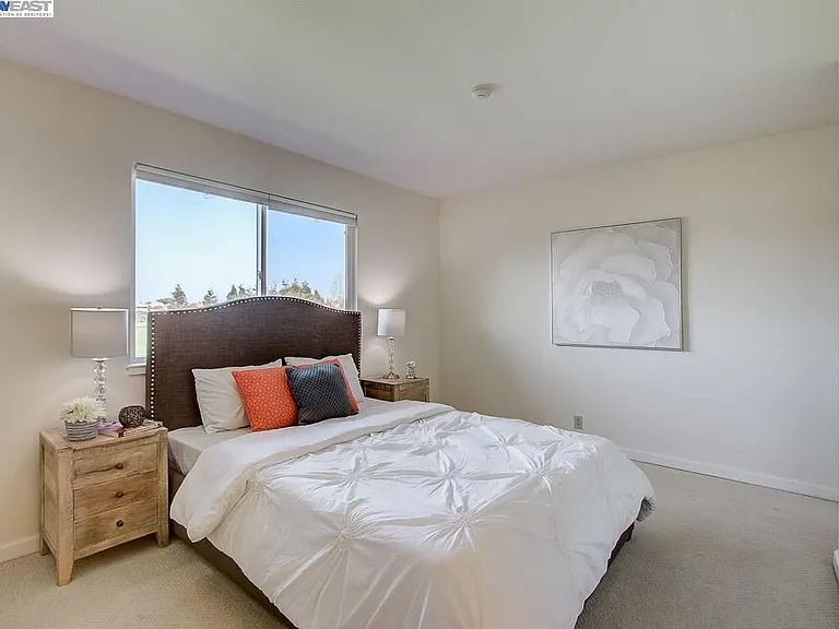 5877 Central Ave — Photo 16