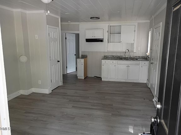 2nd image of 803 Rountree St NE
