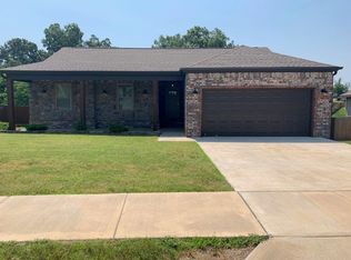 966 Glass St, Cave Springs, AR 72718